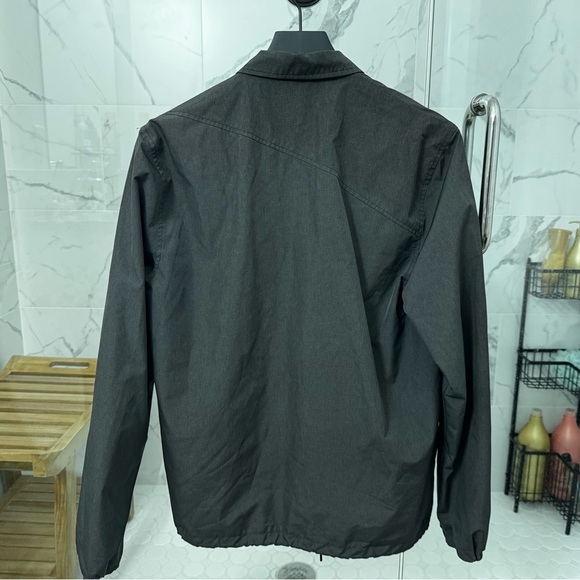 Volcom Dark Grey/Black Lightweight Coach Jacket Small Button Snap - Picture 2 of 3